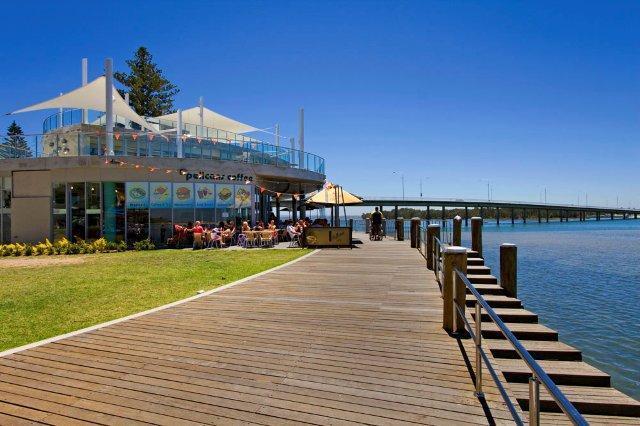 Lakeside Waterfront Apartment The Entrance Exterior foto
